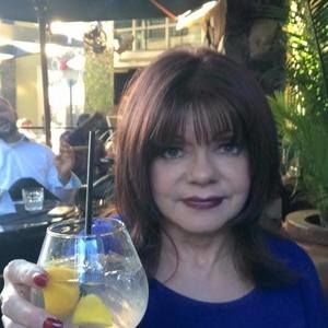 Meet your Posher, Lena